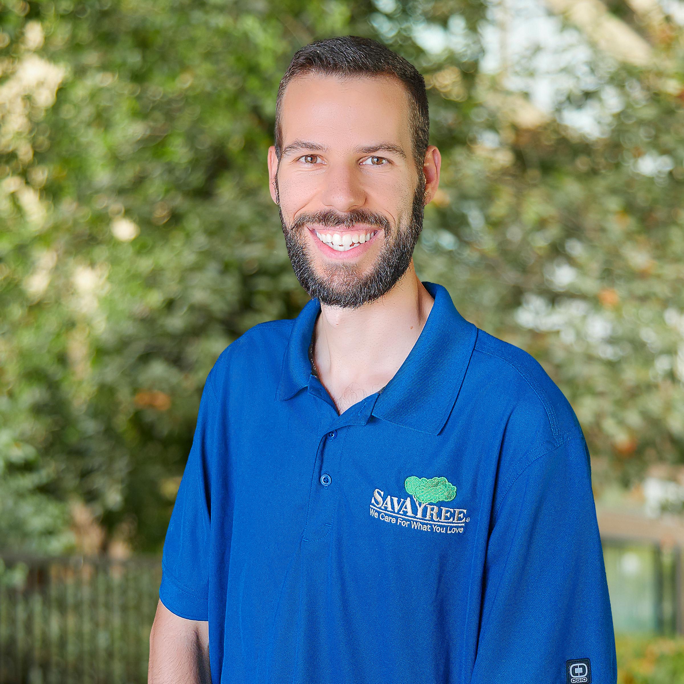 Headshot of SavATree Arborist Andrew Miller
