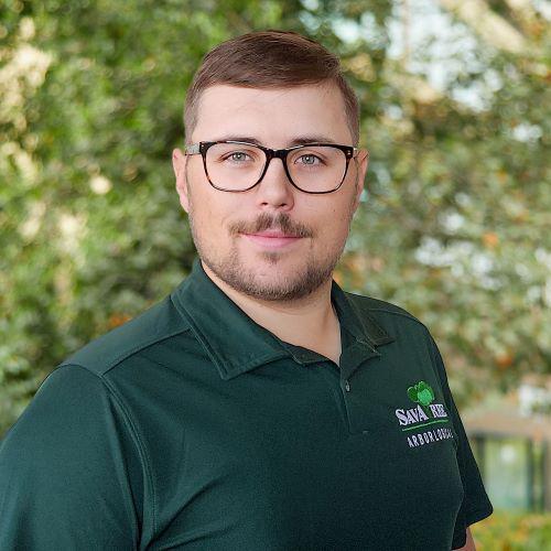 Default Fallback Headshot Silhouette of SavATree Arborist Ryan Green