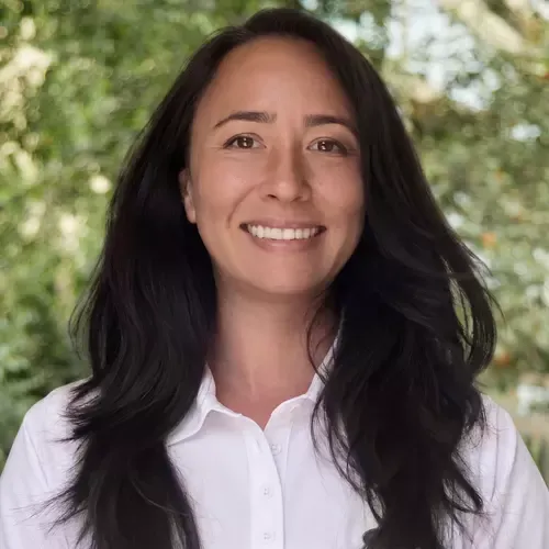 Anne Uyeda Headshot