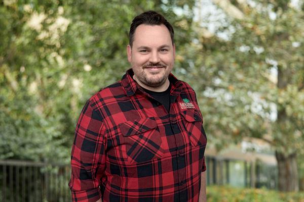 Headshot of SavATree Arborist Austin Veatch