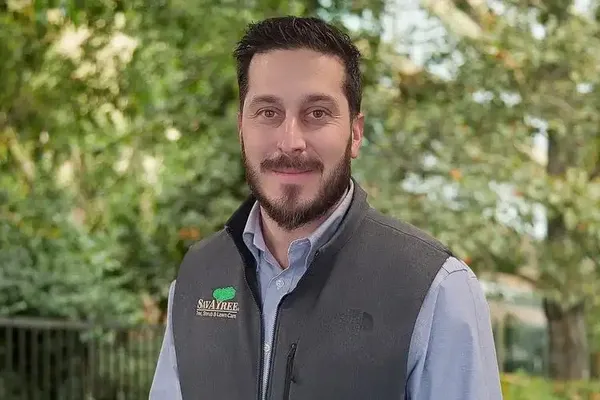 Headshot of SavATree Arborist Brandon Peloso