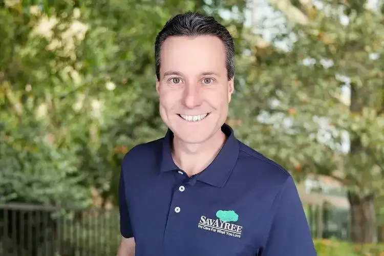 Headshot of SavATree Arborist Jesse Shelton