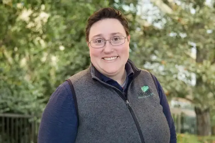 Headshot of SavATree Arborist Laura Craig-Comin