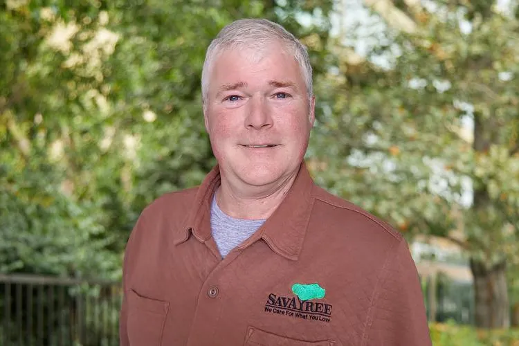 Headshot of SavATree Arborist Peter Edmondson