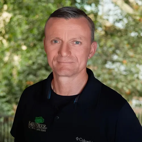 Headshot of SavATree Arborist Roy Maxey,