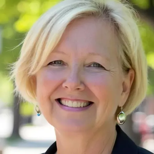 Headshot of SavATree Arborist Victoria McCarthy